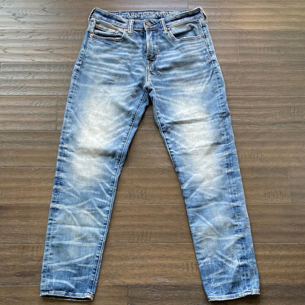 AMERICAN EAGLE Athletic Jean Mens Sz 30 Light Wash Denim